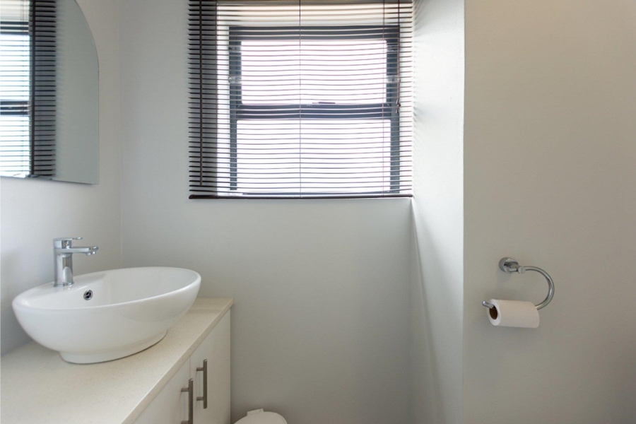 5 Bedroom Property for Sale in Calypso Beach Western Cape
